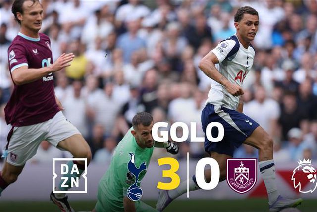 Brennan Johnson não perdoa na cara de Dubrávka