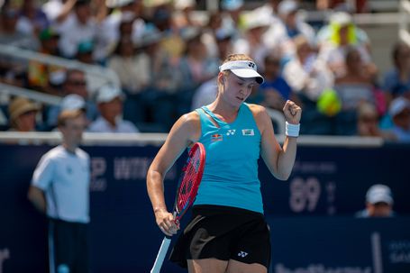 Rybakina impede Sabalenka de renovar título em Cincinnati
