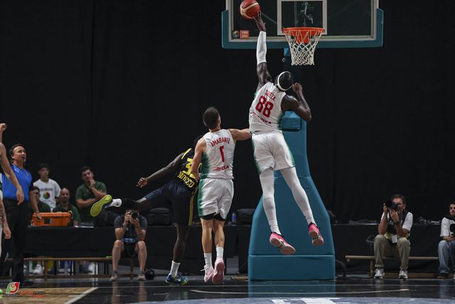 Portugal vence Suécia com brilho de EuroBasket
