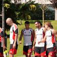 Plantel do Benfica antes de um treino no Seixal (foto: Miguel Nunes)