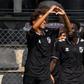 Dinis Pereira celebra um dos dois golos - Foto: VITÓRIA SC