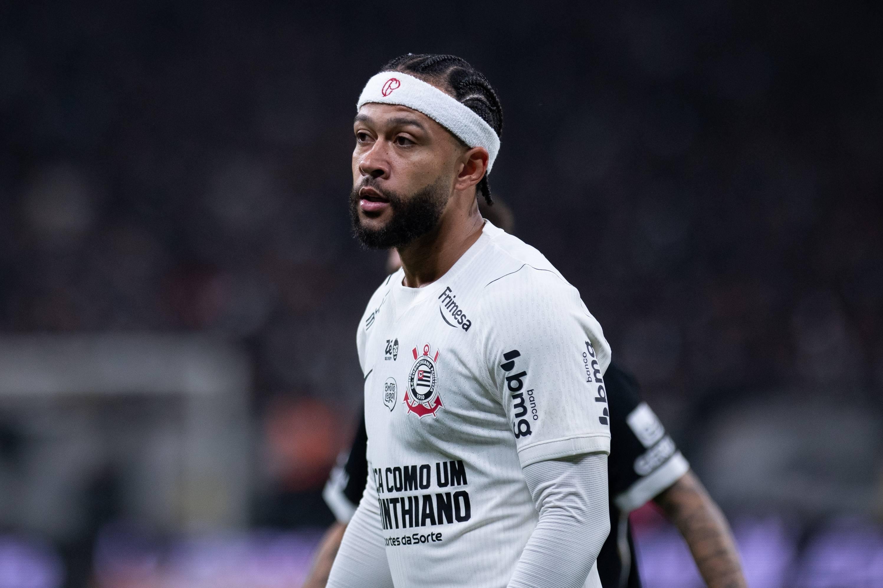 Afinal, Memphis Depay ainda pode continuar no Corinthians