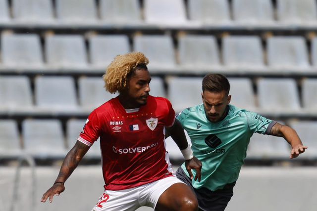 Liga 2: Santa Clara escorrega diante do Penafiel e perde a liderança