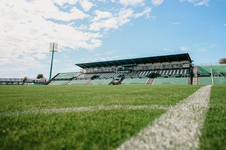 Rio Ave-Alverca: já há golo (com cheiro a frango) nos Arcos!