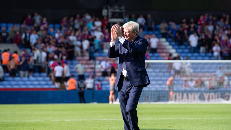 Hodgson à beira do despedimento no Crystal Palace e com conferência cancelada