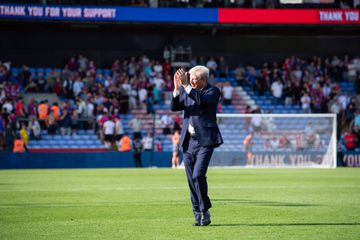 Hodgson à beira do despedimento no Crystal Palace e com conferência cancelada