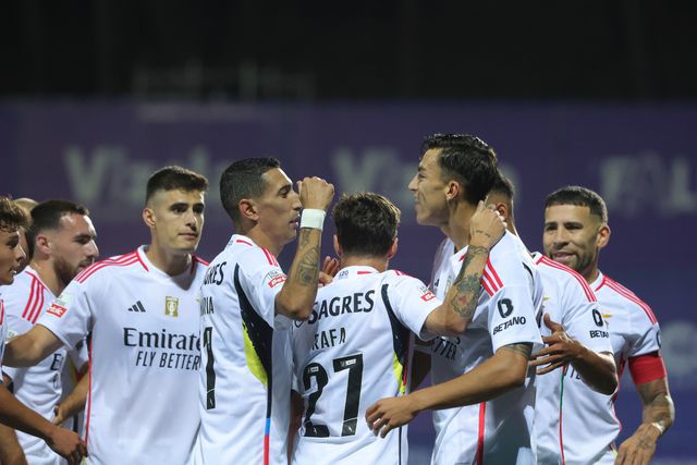 Destaques do Benfica: velocidade furiosa de Rafa e o arco do triunfo de Di María