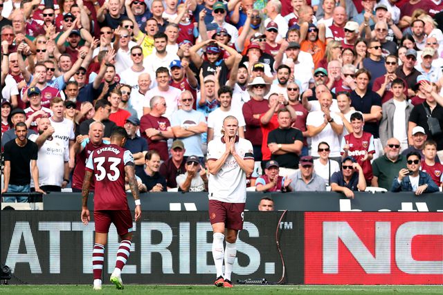 Tiro ao boneco e falhanço de Haaland: Man. City perto do golo