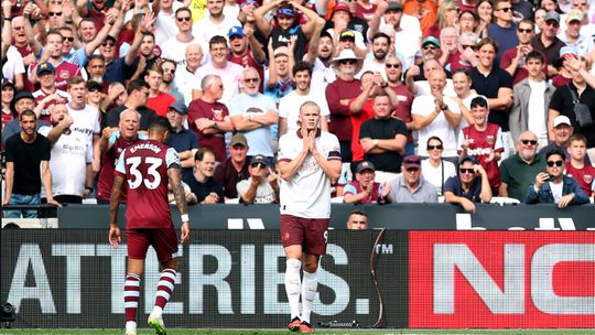 Tiro ao boneco e falhanço de Haaland: Man. City perto do golo