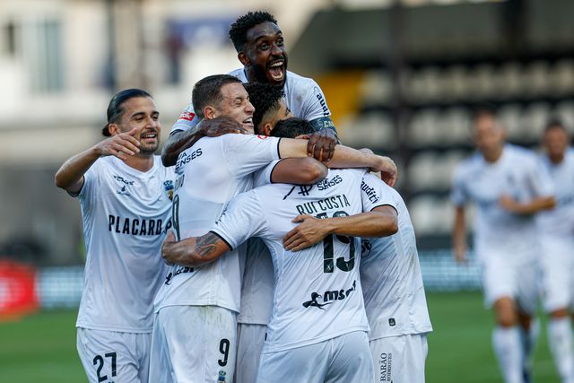Farense-SC Braga: Que banho de bola dos leões de Faro!