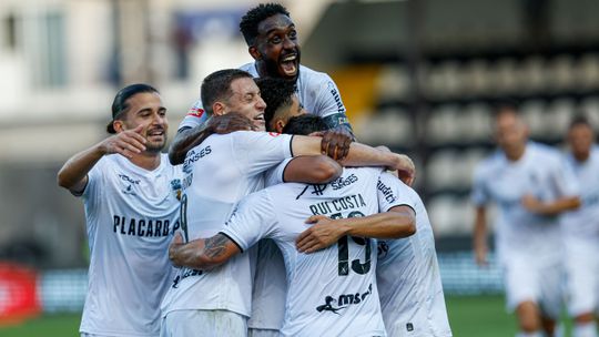 Farense-SC Braga: Que banho de bola dos leões de Faro!