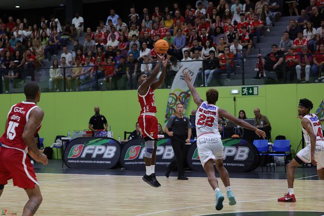Benfica conquista a Supertaça de basquetebol