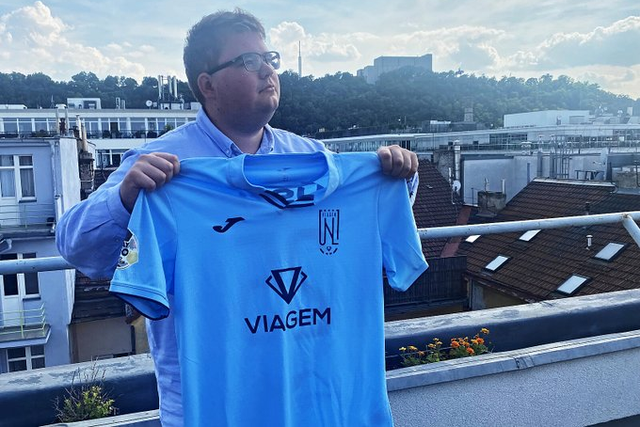 Pai paga milhares para filho jogar dez minutos em equipa da terceira divisão da Rep. Checa