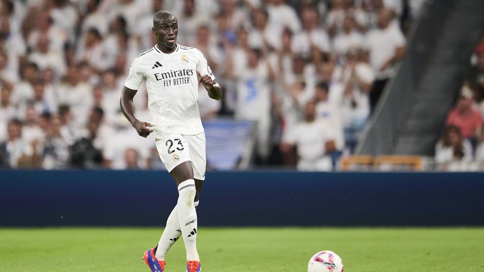 Real Madrid renova com Ferland Mendy até 2027