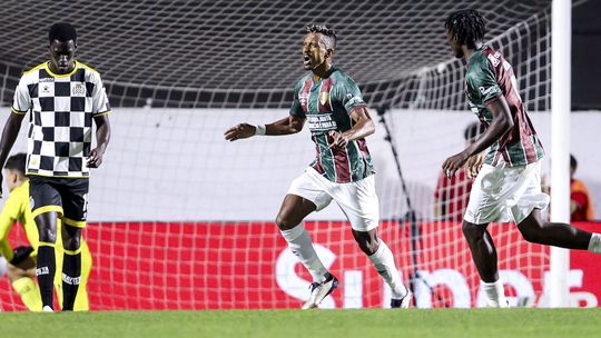 E. Amadora-Boavista: empate com quatro golos na Reboleira