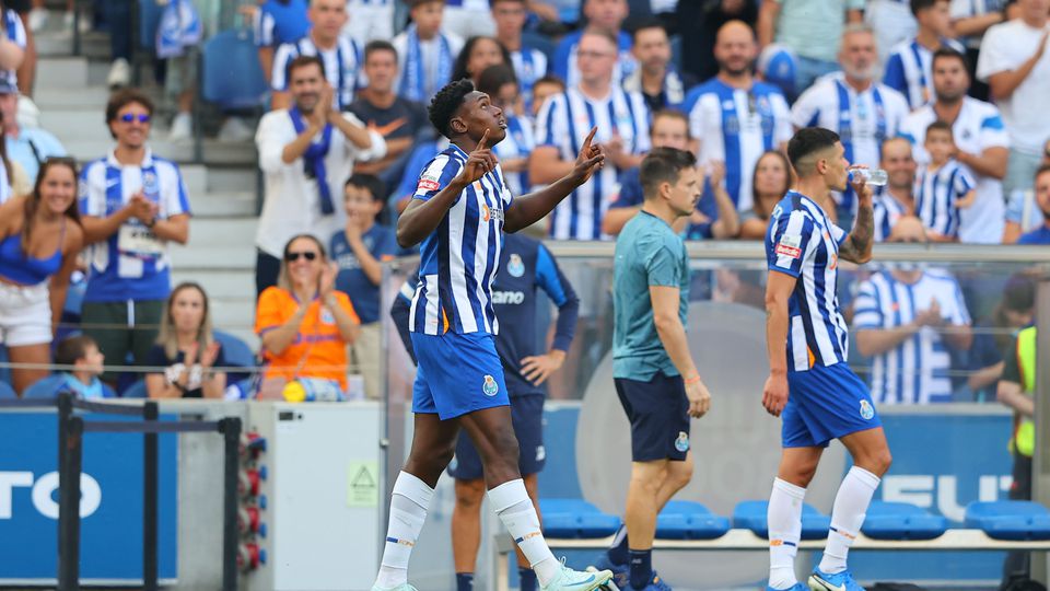 Selecionador espanhol sub-21 «encantado» com Samu: «De la Fuente pergunta-me por ele»