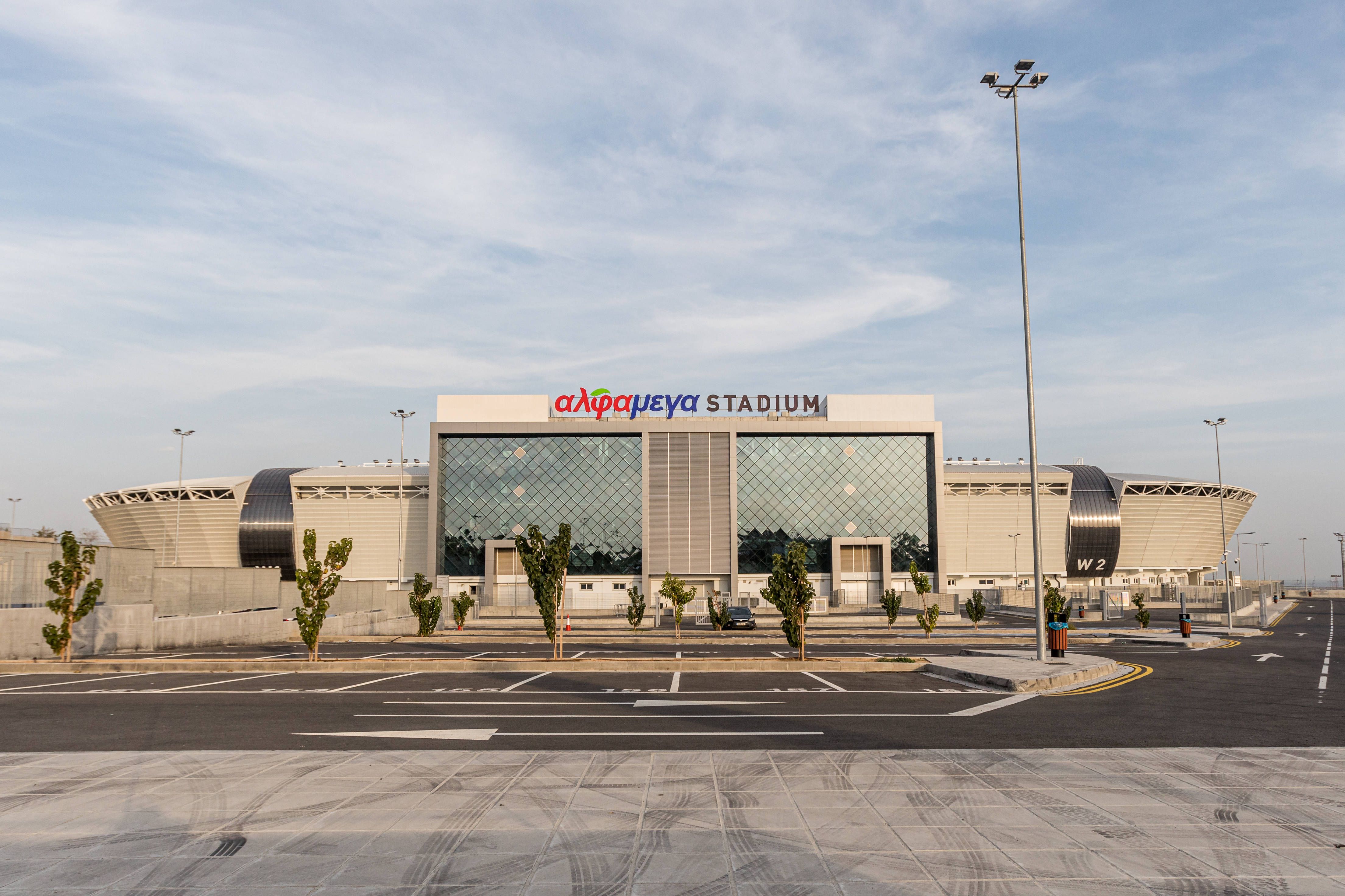 Estádio Limassol, ou Alphamega, é onde o Pafos vai fazer os jogos em casa. Tem capacidade para 10800 pessoas