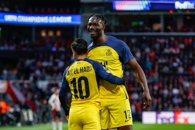 Quem precisa de Ivanovic? St. Gilloise choca PSV na estreia milionária