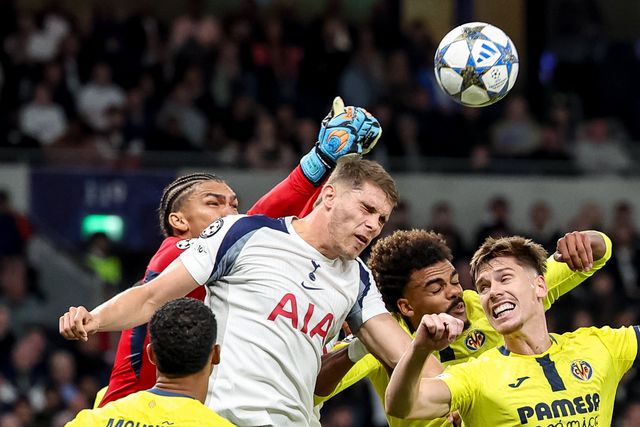 Erro de ex-Famalicão decide duelo de portugueses em Londres