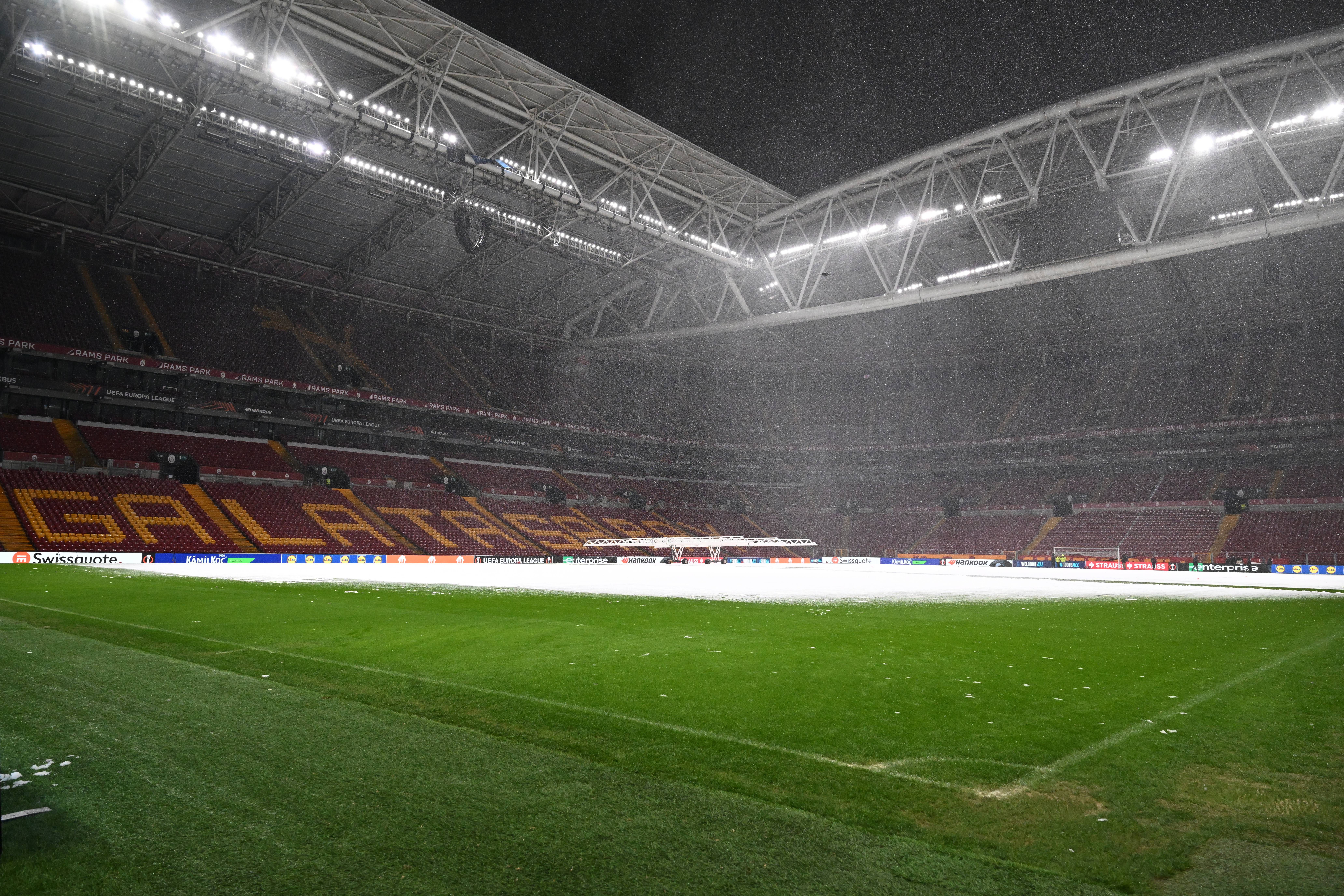 Ali Sami Yen Spor, estádio do Galatasaray. Capacidade para  52600 espectadores