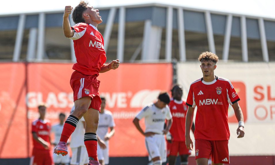 Gonçalo Moreira foi o herói do jogo ao assinar um póquer