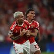 VÍDEO: goleador improvável coloca Benfica na frente