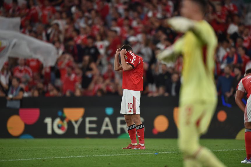 Sudakov reage à derrota do Benfica com o Qarabag — Foto: Miguel Nunes