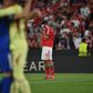 VÍDEO: tanta passividade! Três para seis na área do Benfica e… golo