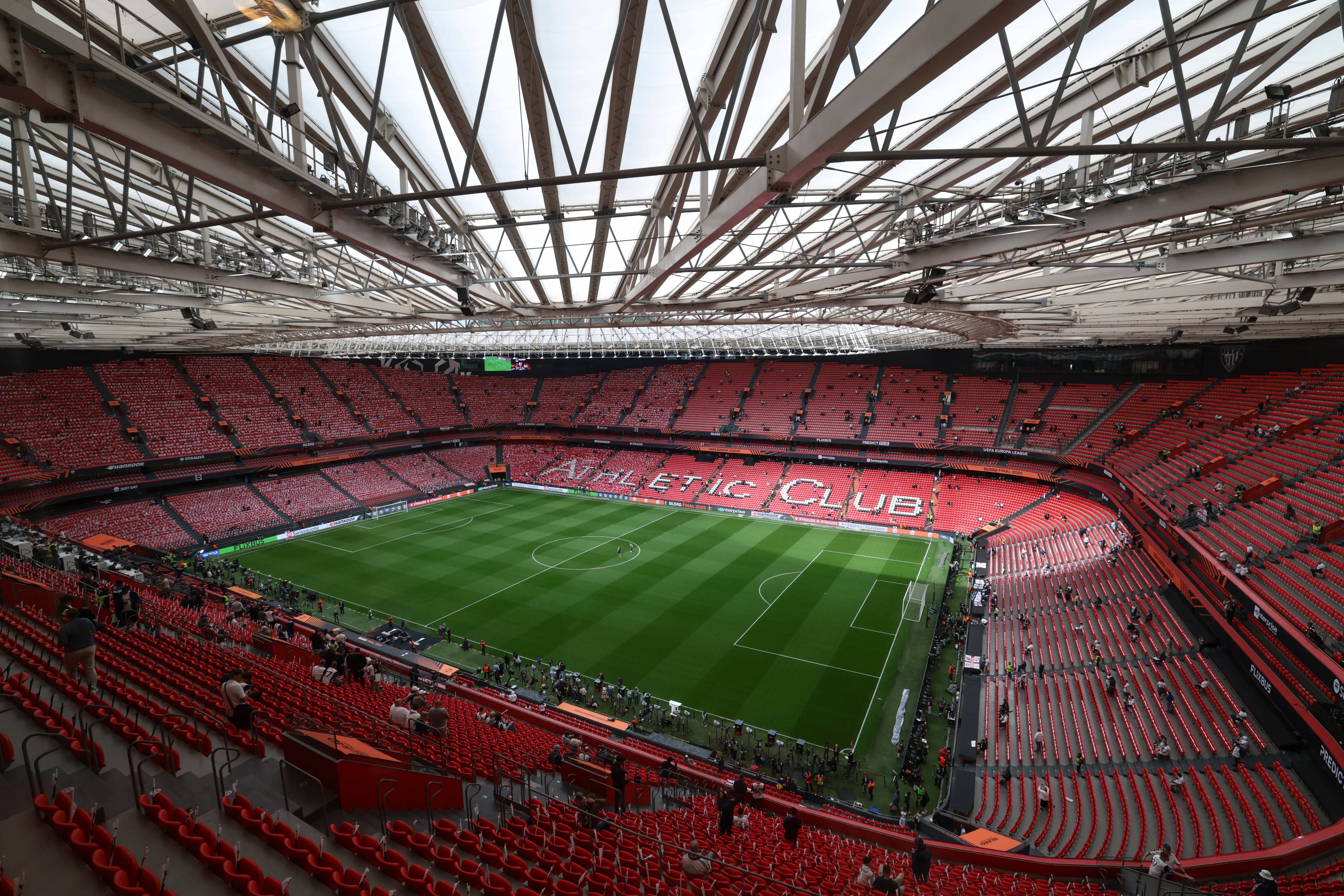 San Mamés em Bilbao. Recebeu a final da UEFA Europa League em 2025 e leva 53300 pessoas