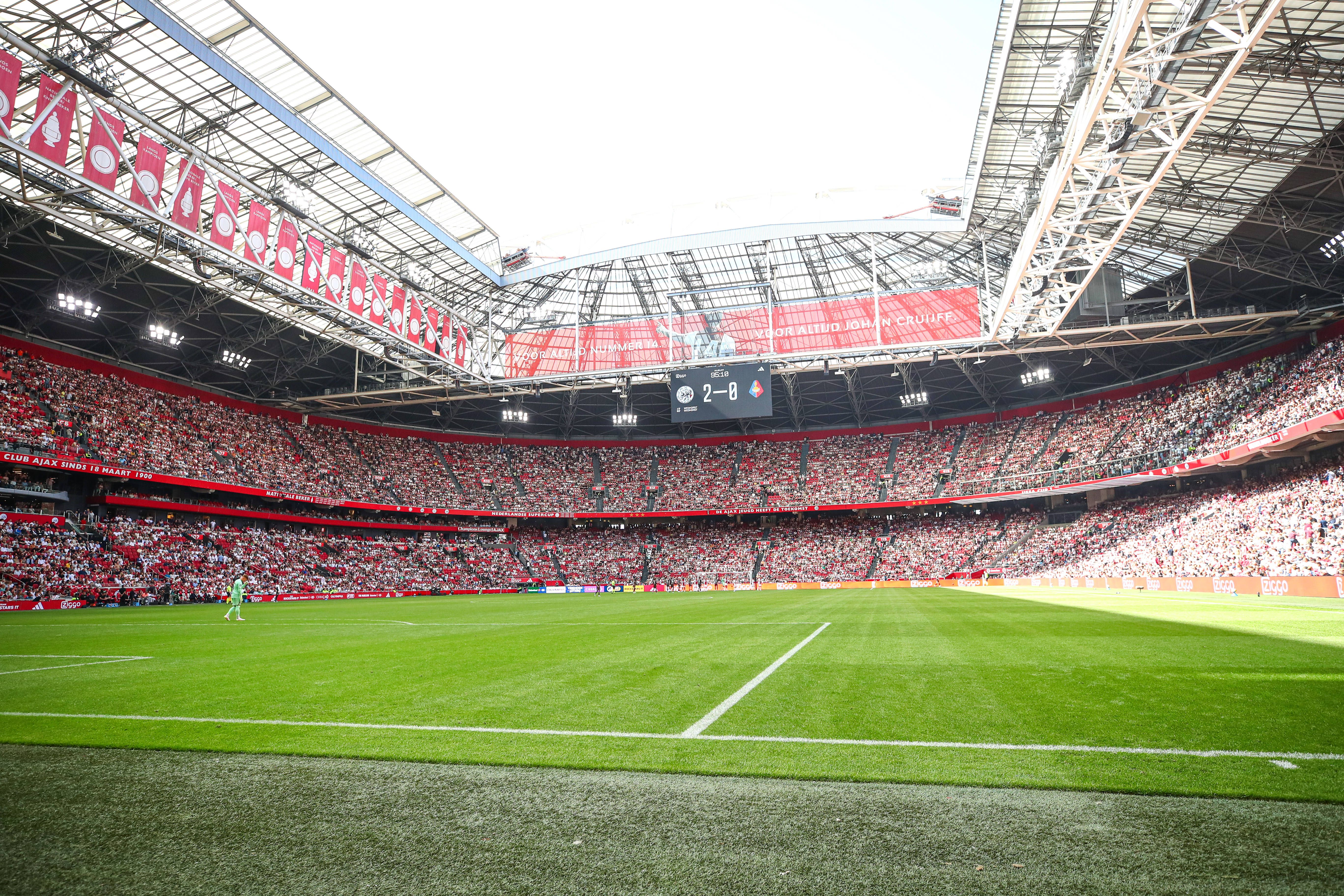 Arena Amsterdão, casa do Ajax, leva 56 mil pessoas