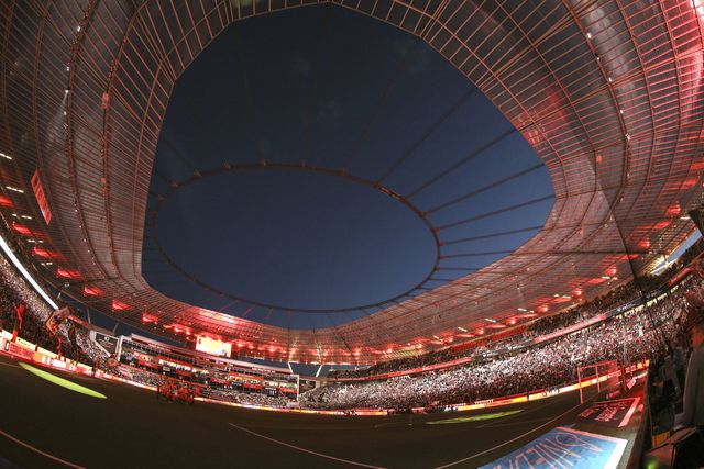 Frankfurt Stadion alberga 58 mil adeptos