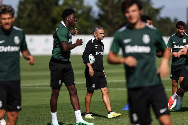 Rui Borges orientou treino na Academia esta quarta-feira de manhã - Foto: SPORTING CP