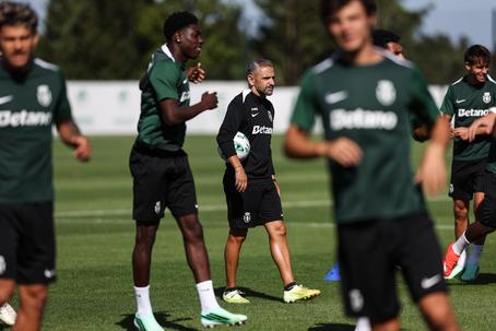 Rui Borges orientou treino na Academia esta quinta-feira de manhã  (Foto Sporting CP)