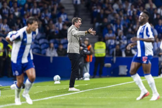 Farioli ultrapassado: Treinador do Mês da Liga surpreende
