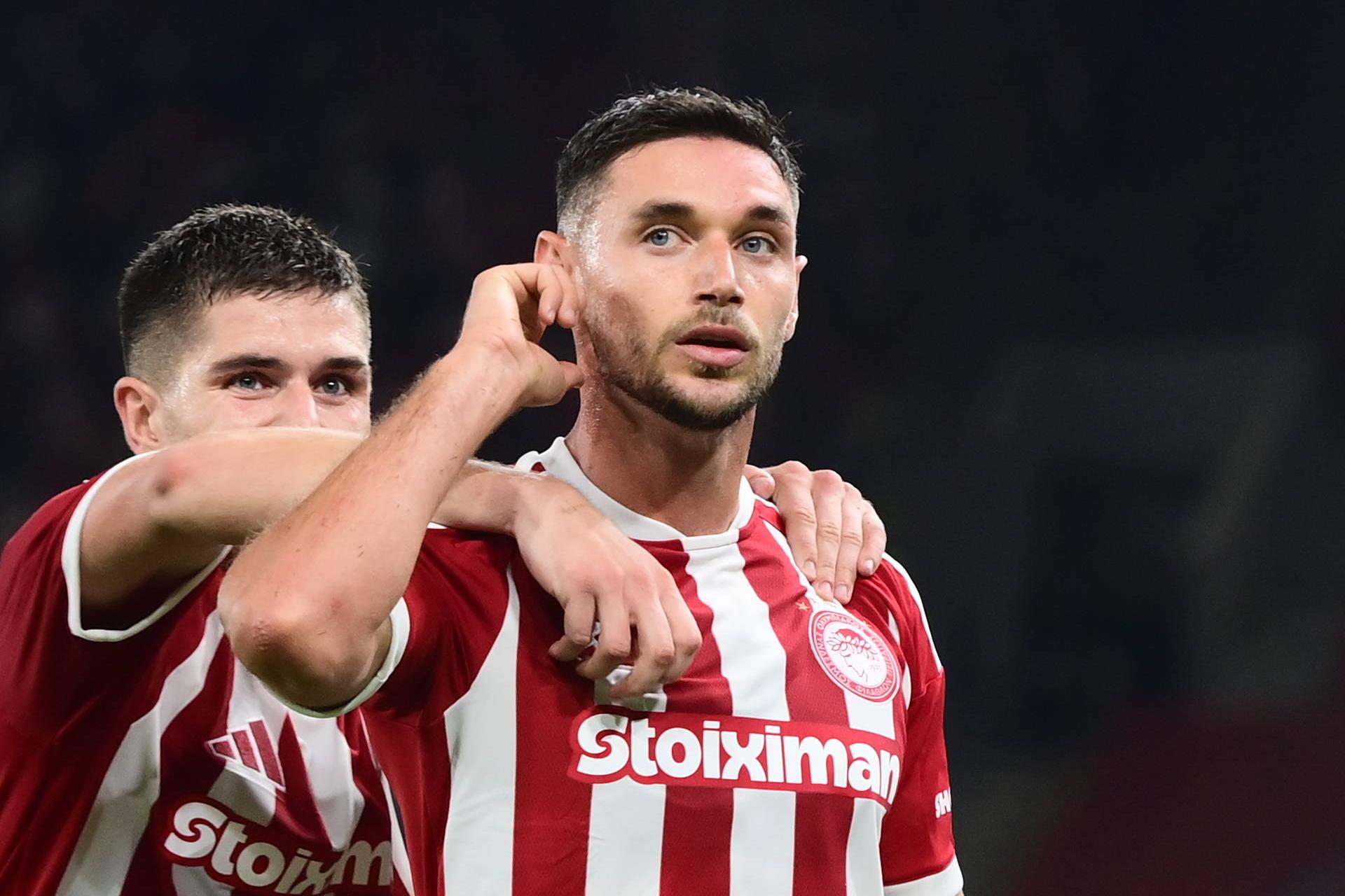Yaremchuk decidiu pelo Olympiakos
