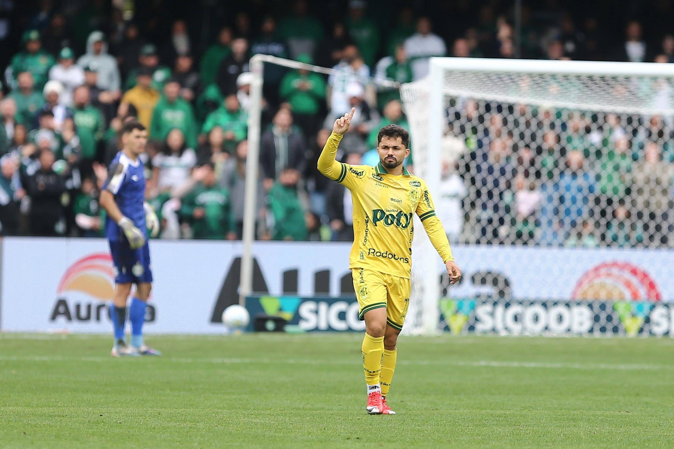 25.º Alesson (Mirassol), 4 assistências