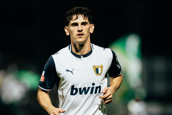 Tamás Szucs começa a provar todo o seu valor ao serviço do Famalicão, clube onde chegou no último defeso — Foto: Famalicão