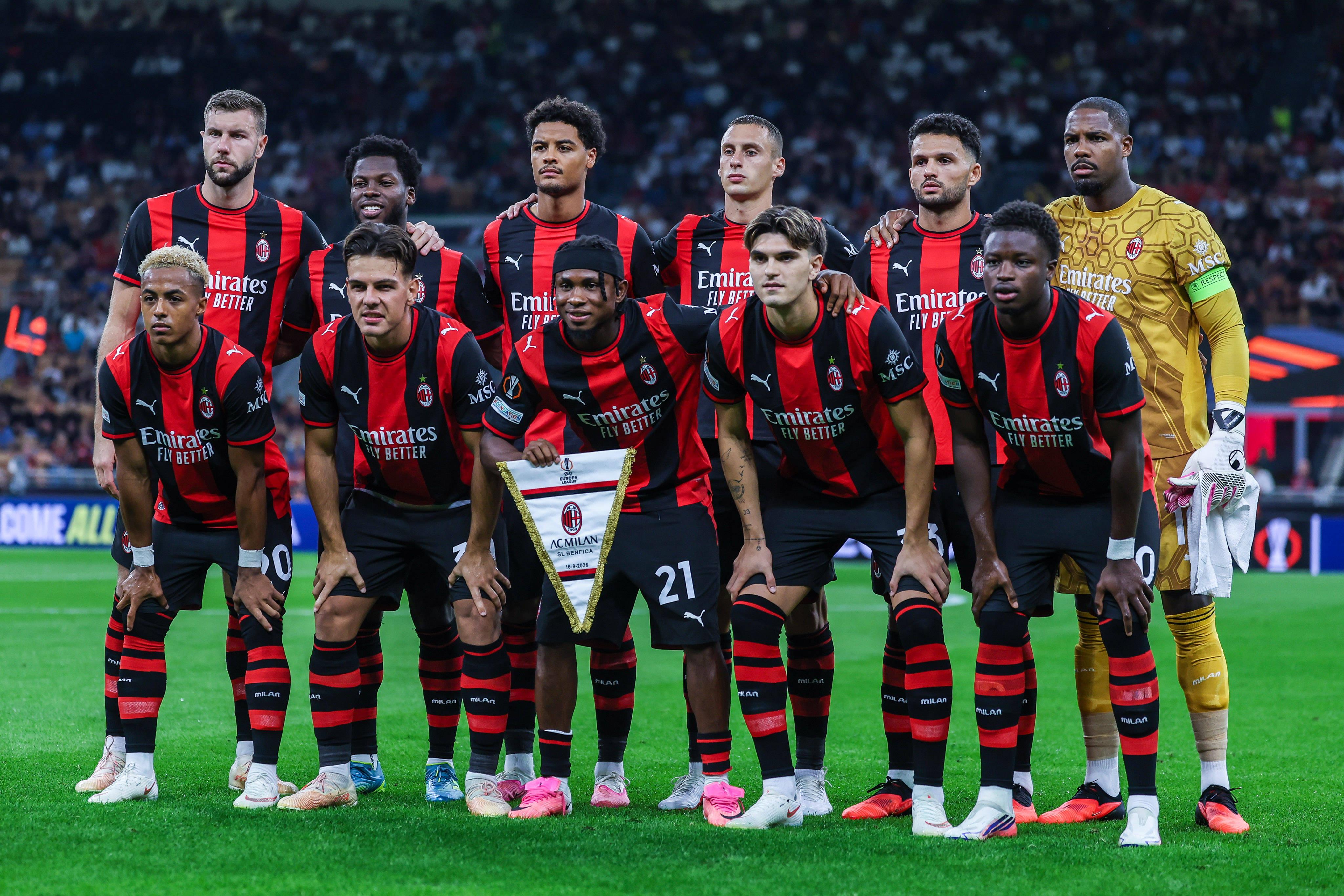 Equipa titular do Milan (IMAGO)