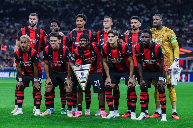 Equipa titular do Milan (IMAGO)