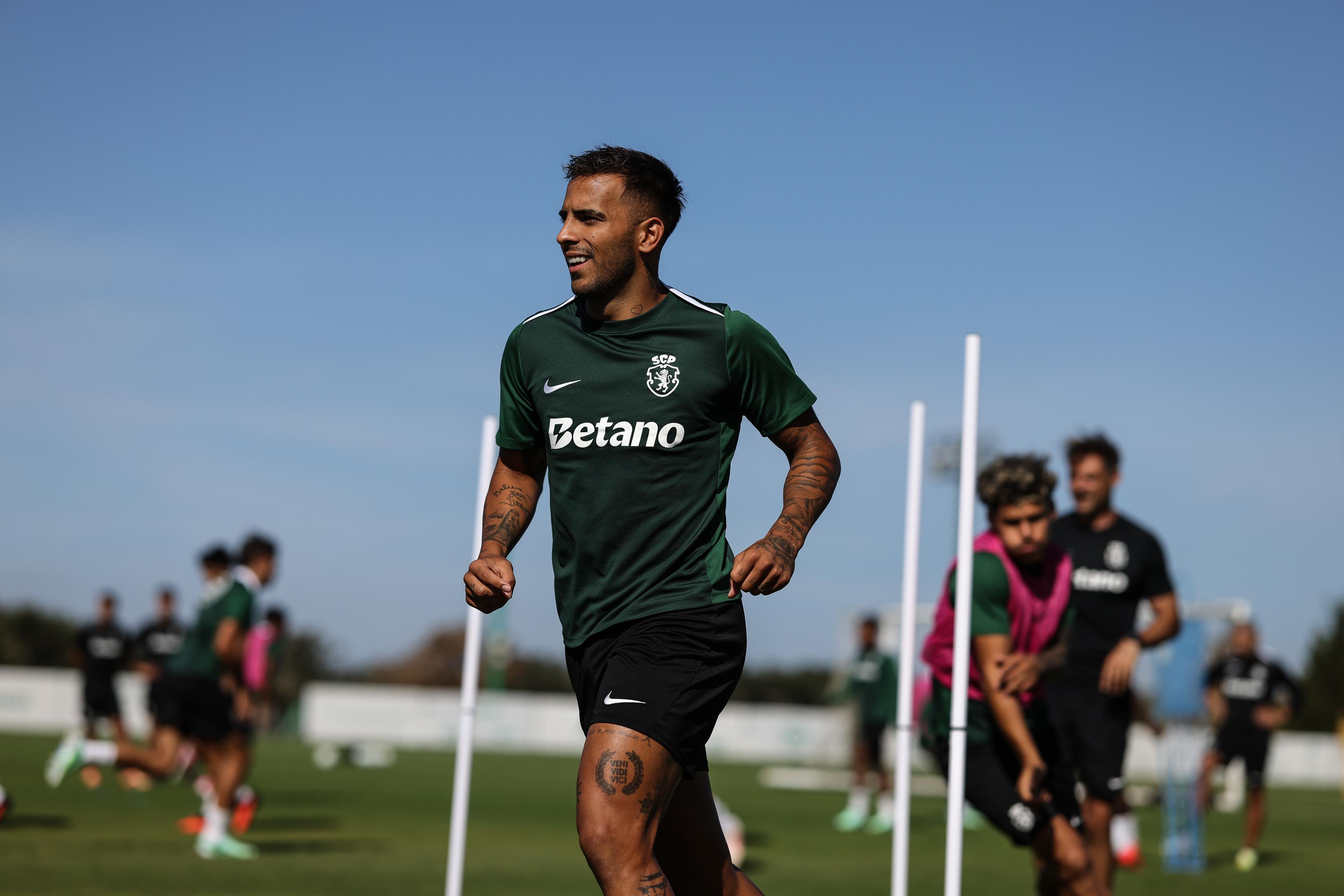 Roidrigo Zalazar quer recuperar a titularidade perdida com o Famalicão - Foto: SPORTING CP