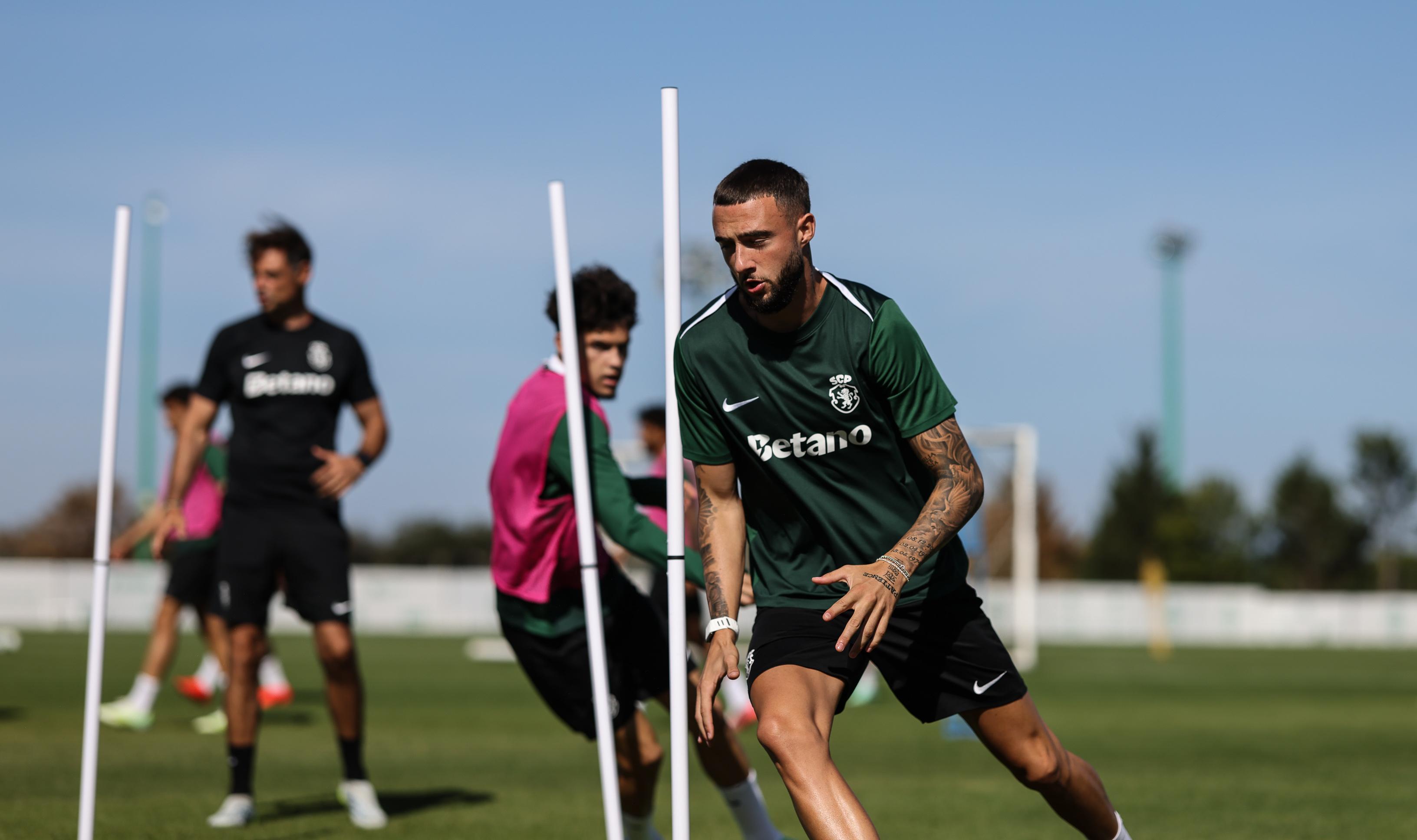 Debast empenhado no exercício - Foto: SPORTING CP