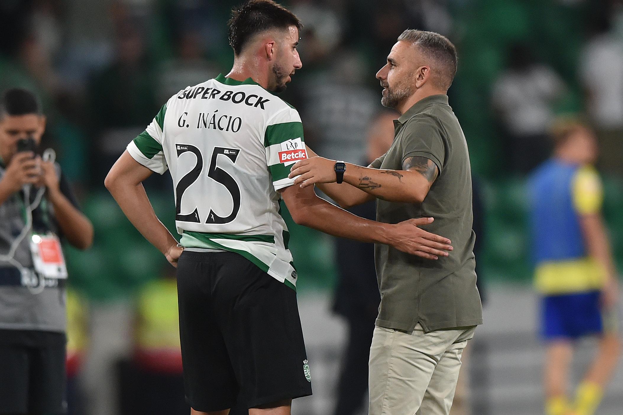 Rui Borges e o capitão Goçalo Inácio, defesa-central e capitão do Sporting - Foto: MIGUEL NUNES