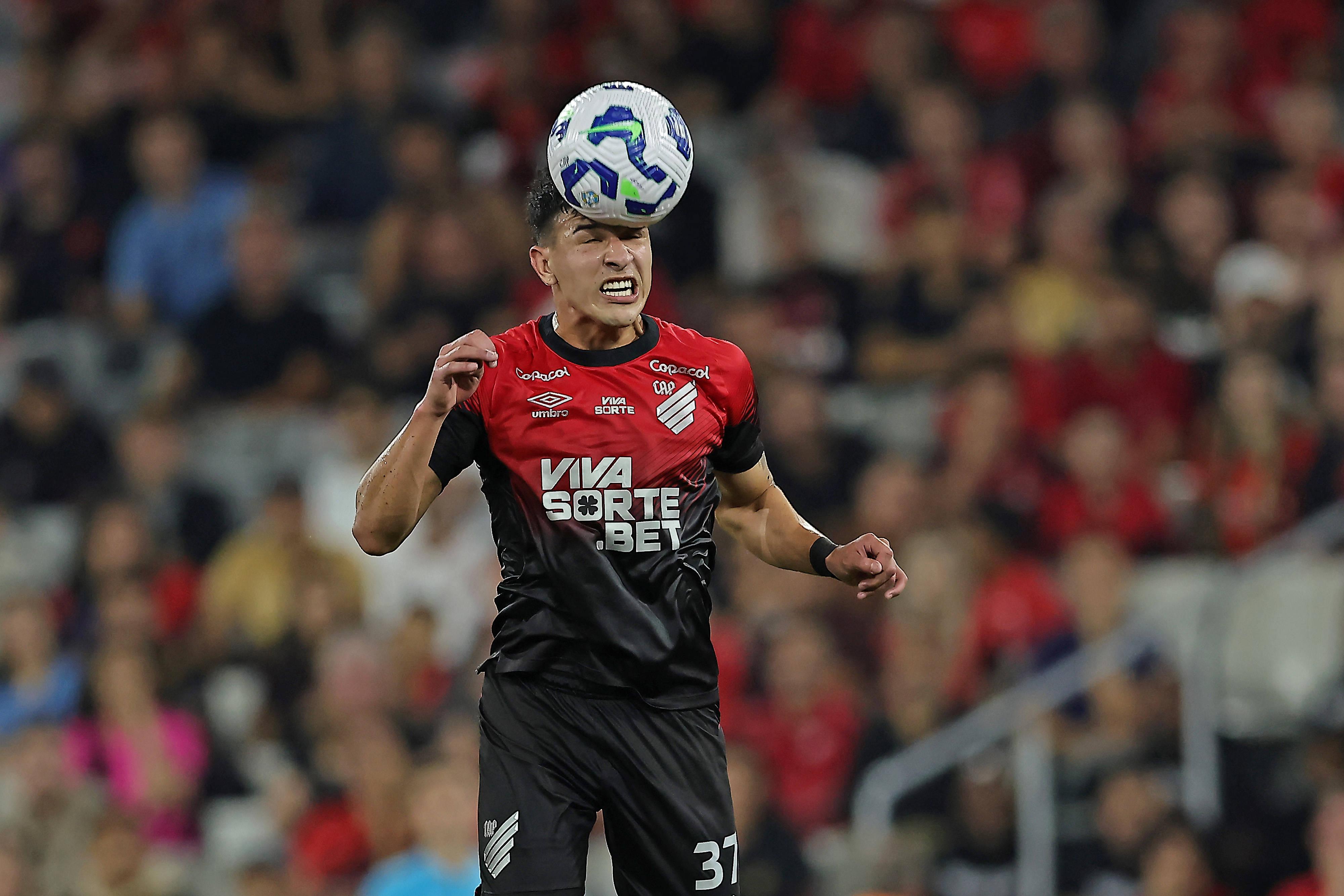 7.º Lucas Esquivel (Athletico Paranaense), 5 assistências