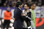 Paulo Fonseca a cumprimentar Vítor Bruno