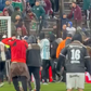 Invasão de campo no Estádio Ciudad de Vicente López, em Buenos Aires