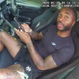 O momento em que Sterling é apanhado com a 'droga do riso' (vídeo)