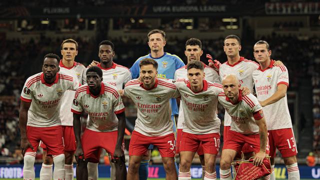Equipa titular do Benfica em San Siro (IMAGO)