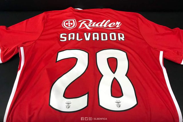 Salvador Sobral descobriu que ia ser cantor «por causa daquele 'papoilas saltitanteeeees'»