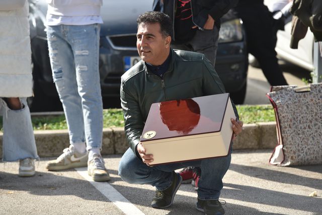 Viajou de propósito do Irão para dar prenda a Cristiano Ronaldo