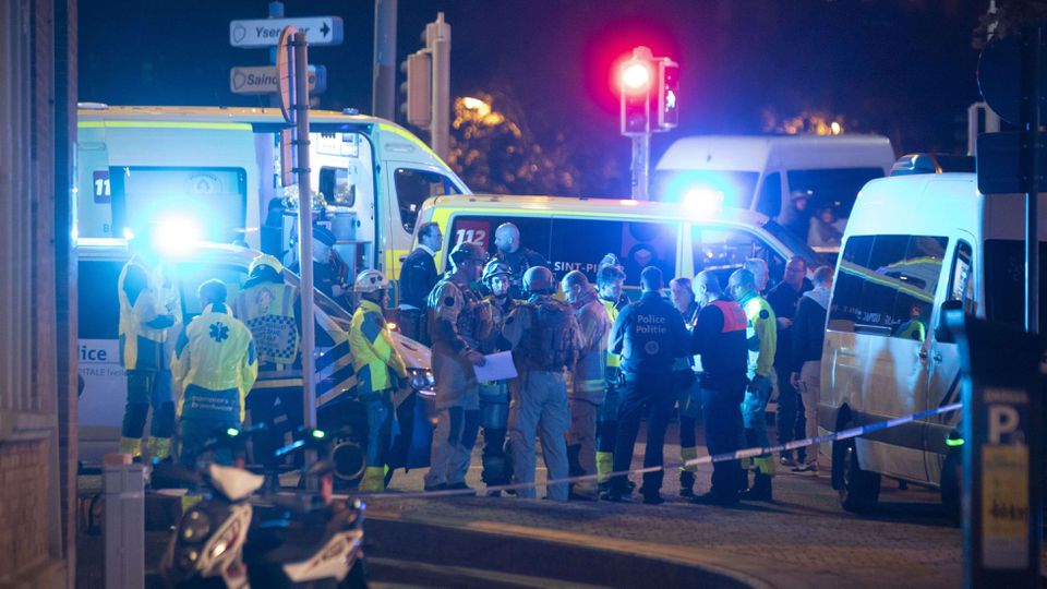 Ataque terrorista mata duas pessoas em Bruxelas, perto do estádio Rei Balduíno (vídeo)